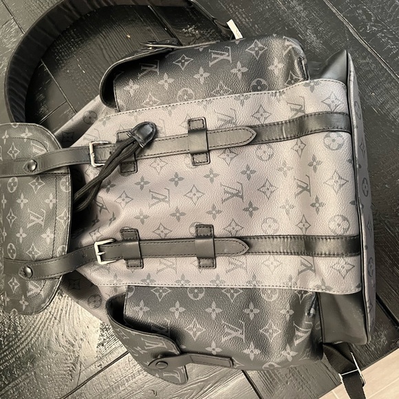 Authentic Louis Vuitton Christopher MM bag in Monogram Eclipse Canvas - Picture 3 of 11